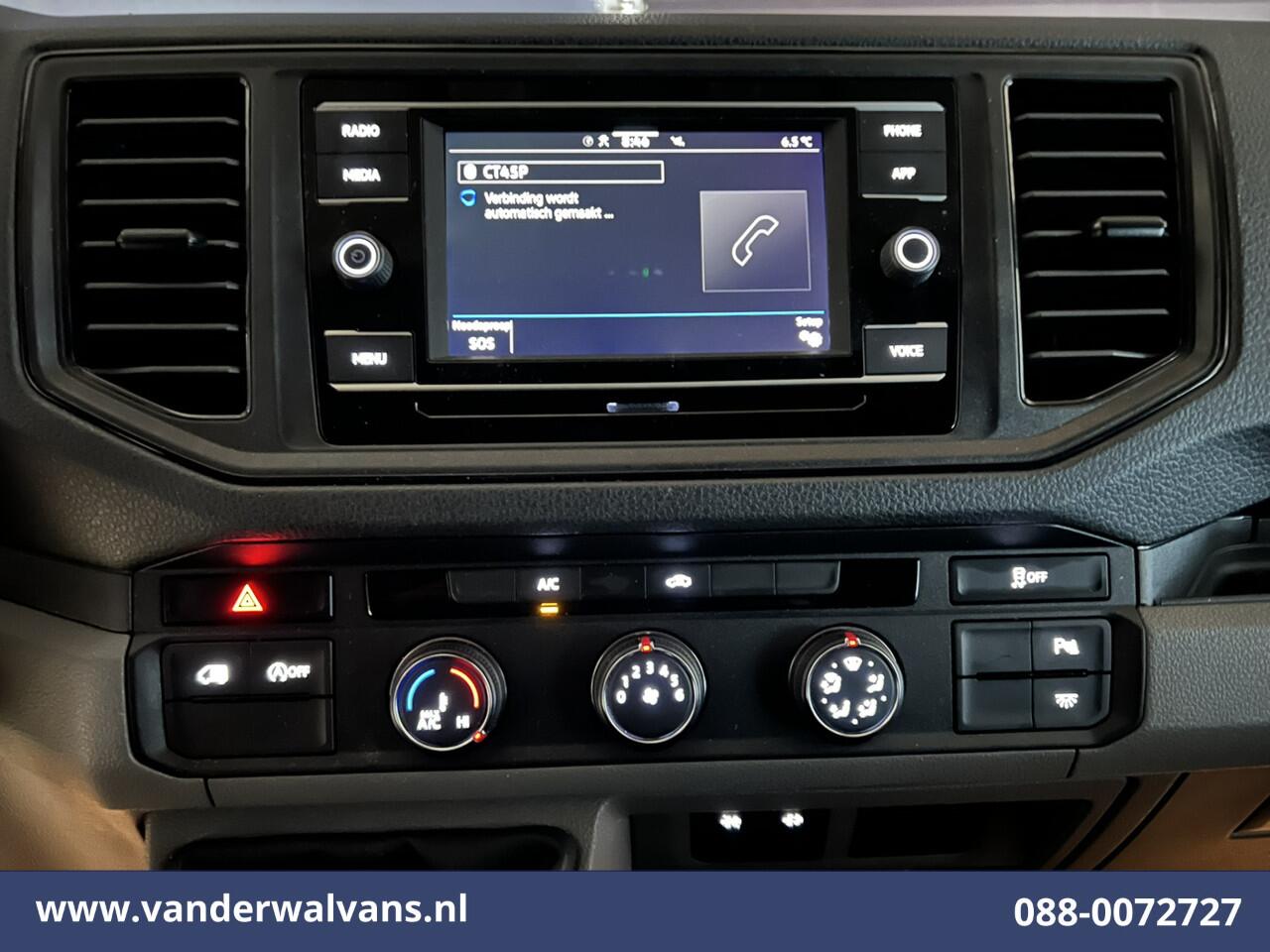 Volkswagen CRAFTER 2.0 TDI 141pk L4H3 L3H2 Euro6 Airco | Camera | Apple Carplay | Android Auto | Parkeersensoren Bijrijdersbank, 3000kg trekvermogen