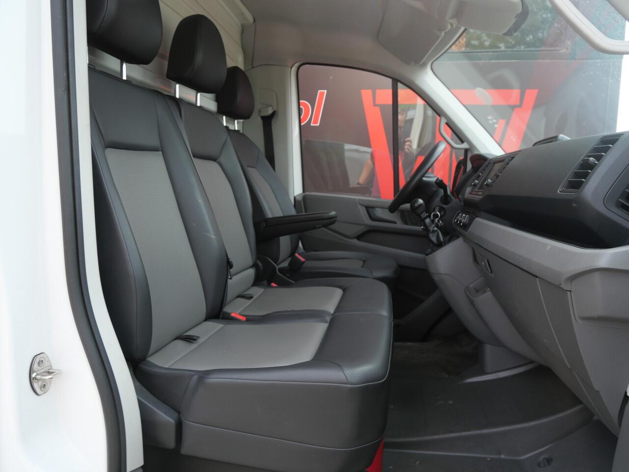 Volkswagen CRAFTER 2.0 TDI BAKWAGEN | DHOLLANDIA LAADKLEP | NAVIGATIE | AIRCO | 3.5T | EURO 6!!