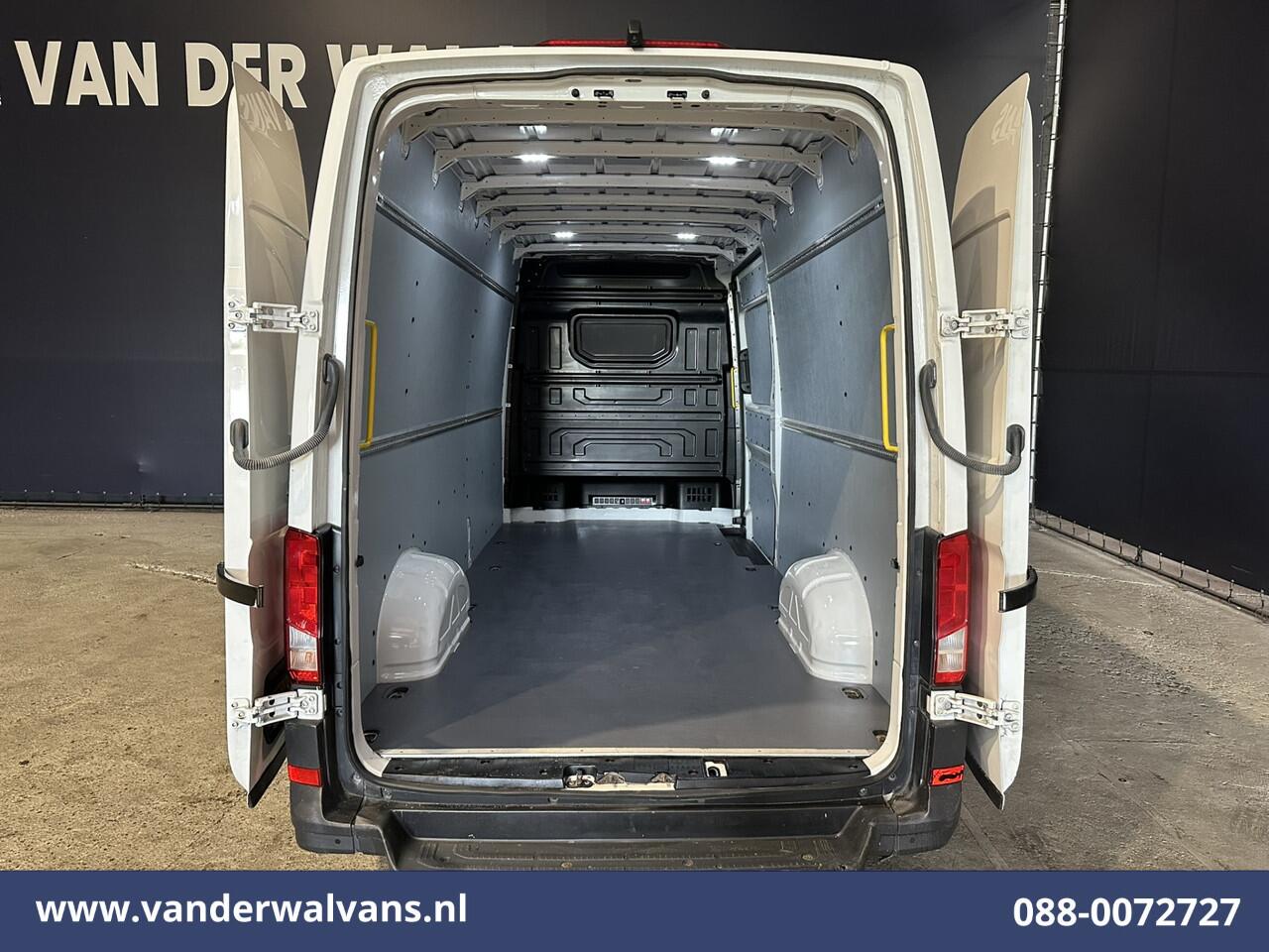 Volkswagen CRAFTER 2.0 TDI 141pk L4H3 L3H2 Euro6 Airco | Camera | Apple Carplay | Android Auto | Parkeersensoren Bijrijdersbank, 3000kg trekvermogen