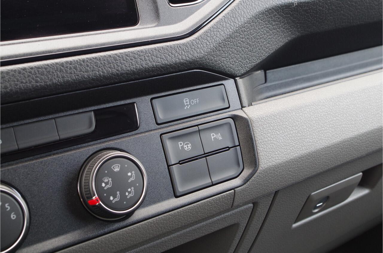 Volkswagen CRAFTER 35t 2.0 TDI L3H3 Highline Exclusive > 177pk/Nu leverbaar geen BPM/Geveerde stoel/LED/Camera/Trekhaak/Adapt. cruise Operational lease ook mogelijk!