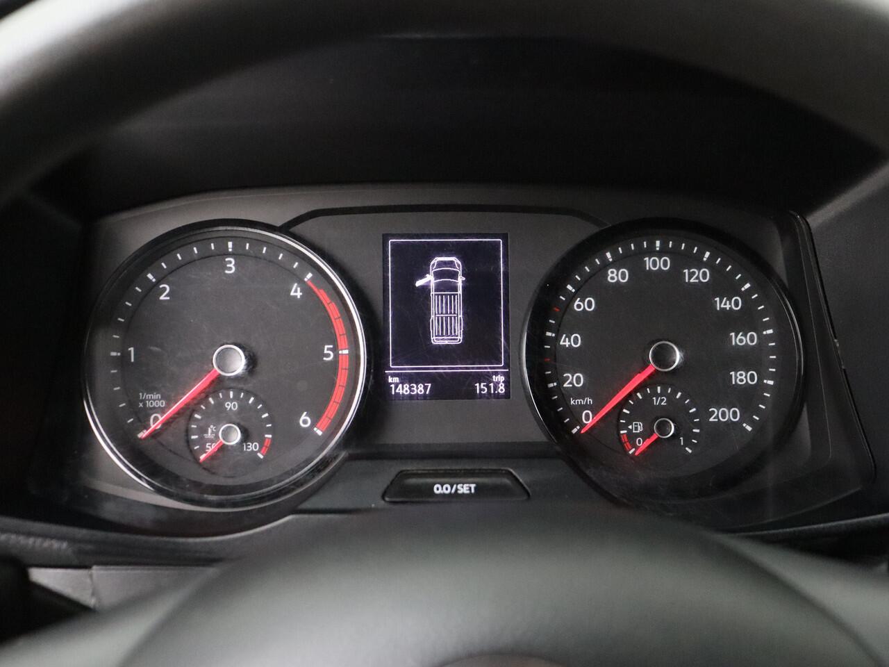 Volkswagen CRAFTER 2.0TDI 140PK L3H3 | Airco | Cruise | Trekhaak | Betimmering