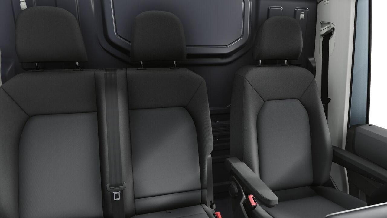 Volkswagen CRAFTER Highline L3H3 140pk automaat GVW 3.5T BPM vrij | bijrijdersbank | park assist | trekhaak | navigatiepakket