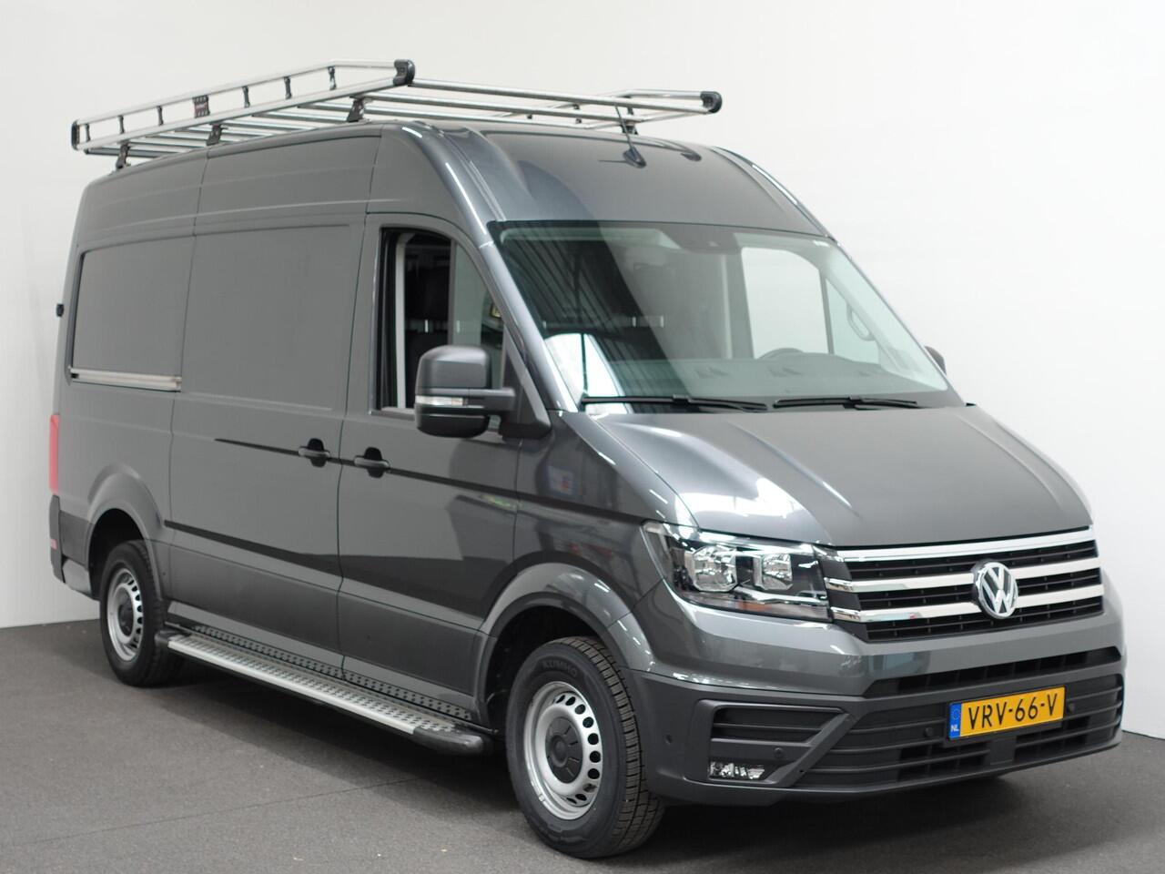Volkswagen CRAFTER 30 2.0 TDI L3H3 Highline Trekhaak Apple Carplay Navigatie Cruise Control Camera MF Stuurwiel imperiaal + Trap