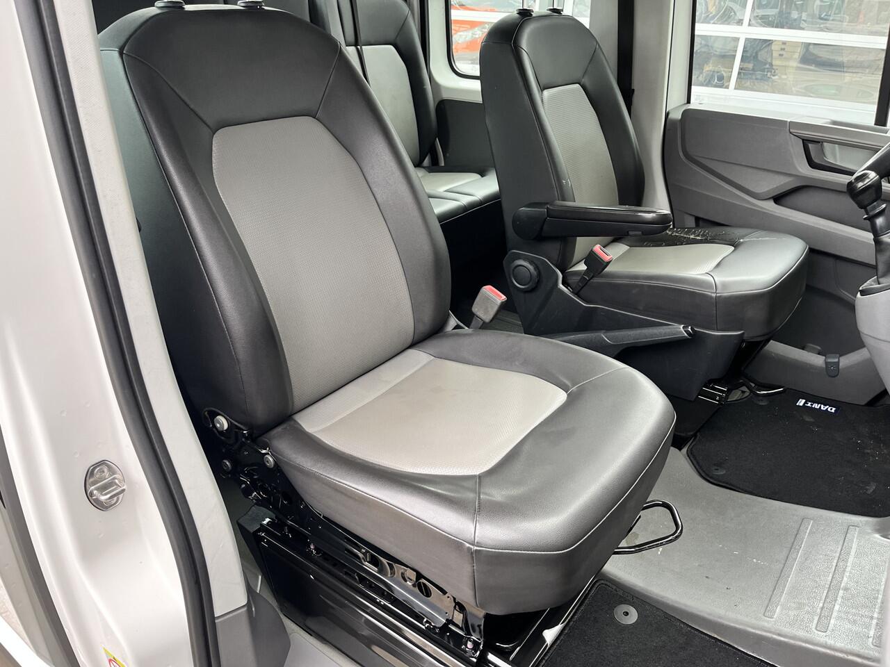 Volkswagen CRAFTER 35 2.0 TDI DC Hiab Laadkraan 023-3 Trekhaak 2500 kg trekgewicht Airco Cruise controle 6-Persoons Open laadbak Pick-up Euro 6 Bakwagen P-up Telefoonverbinding 1e eigenaar