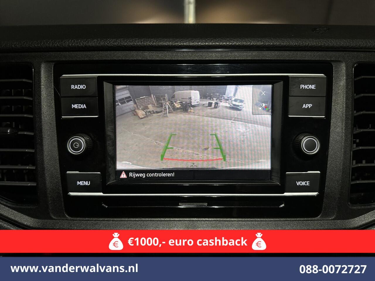 Volkswagen CRAFTER 2.0 TDI 140 pk Automaat L4H3 L3H2 Euro6 Airco | Camera | Apple Carplay Android Auto, Chauffeursstoel, Stoelverwarming, 3000kg Trekhaak