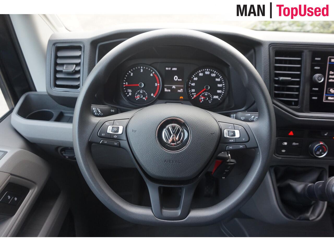 Volkswagen CRAFTER 35 2.0 TDI L3H3 Highline / Trekhaak / 3000KG Trekgewicht / 177 PK / Navigatie / Adaptieve Cruise Control / Apple Carplay / Stoelverwarming