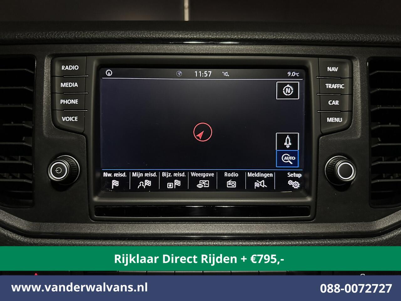 Volkswagen CRAFTER 2.0 TDI 140pk L3H3 L2H2 Euro6 *Rijklaar Direct Rijden* Airco | Navigatie | Apple Carplay | Android Auto | Cruisecontrol Bijrijdersbank, 3000kg trekvermogen, zilver