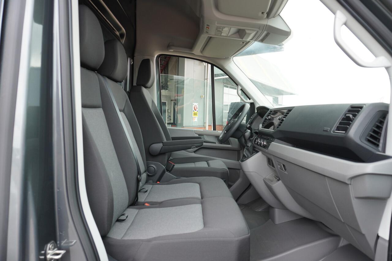 Volkswagen CRAFTER 35 2.0 TDI 141 PK L3H3 Automaat Nr. V042 | Airco | Cruise | Navi