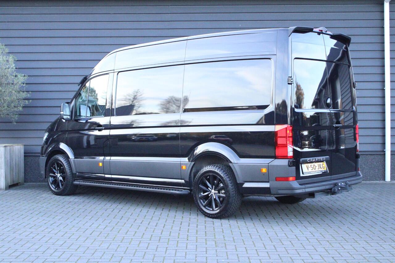 Volkswagen CRAFTER 30 2.0 TDI 140pk DSG L3H3 Exclusive BPM vrij! Betimmering Trekhaak Camera Led Virtual Cockpit Navigatie