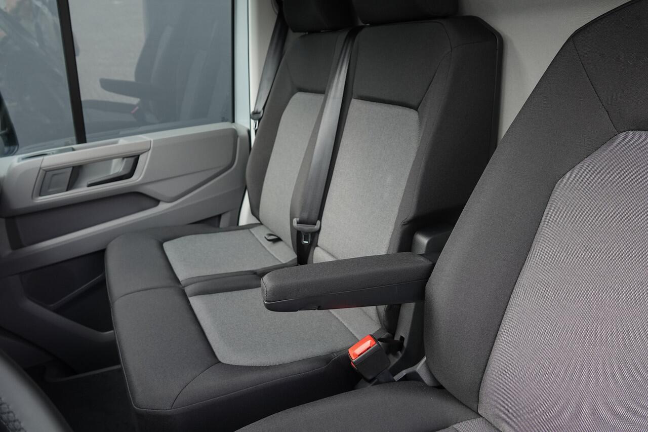 Volkswagen CRAFTER L3H2 2.0Tdi 177Pk Aut. | 2x Schuifdeur | Nieuw Model | 10,4" Display | 19'' | Oyster Silver