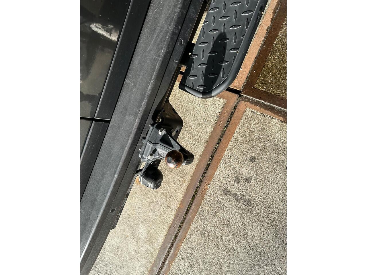 Volkswagen CRAFTER 2.0 TDI 140 PK L3H2 Highline | BPM-vrij | All Seasonbanden | Navigatie (Apple carplay / Android Auto) | Trekhaak | Sidebars | Betimmering | Camera