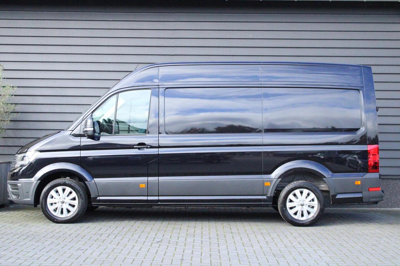 Volkswagen CRAFTER 30 2.0 TDI 140pk DSG L3H3 Exclusive BPM vrij! Betimmering Trekhaak Camera Led Virtual Cockpit Navigatie
