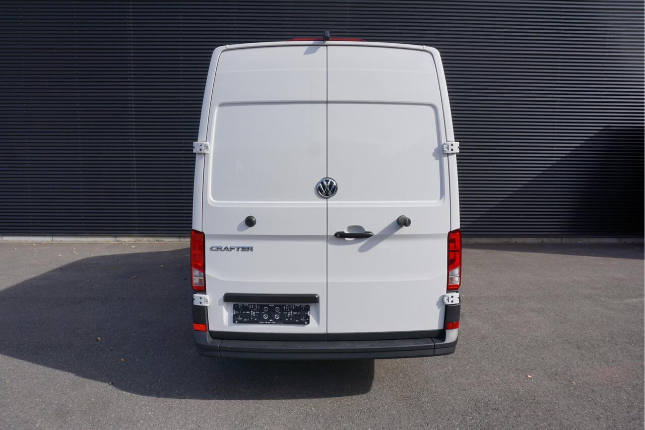 Volkswagen CRAFTER 35 163PK Automaat RWD L3H3/L2H2 3,5 Trekvermogen Apple Carplay Cruise Camera Stuur + Stoelverwarming 270° Deuren