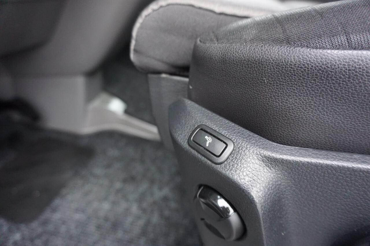 Volkswagen CRAFTER 50 177pk Automaat Bakwagen Laadklep Zijdeur Navigatie Camera Cruise control