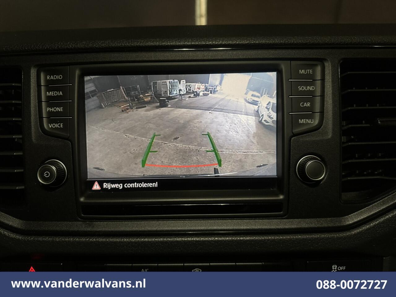 Volkswagen CRAFTER 2.0 TDI 140pk L3H3 (oude L2H2) Euro6 Airco | Camera | Cruisecontrol | Apple Carplay | bijrijdersbank android auto, chauffeursstoel, 3000kg trekvermogen