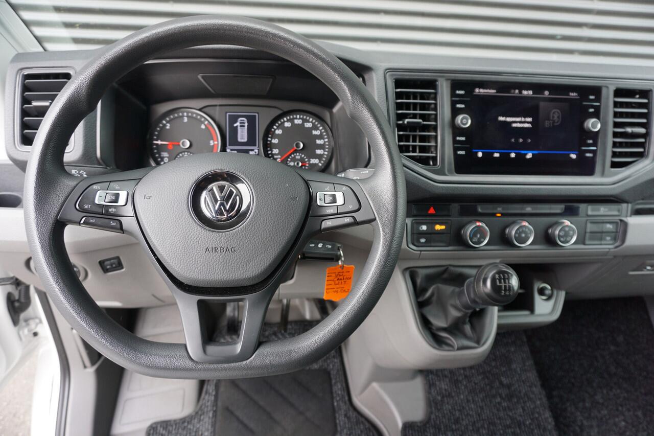 Volkswagen CRAFTER 140PK L3H3/L2H2 Apple Carplay Camera Trekhaak Sidebars Cruise control Voorruitverwarming