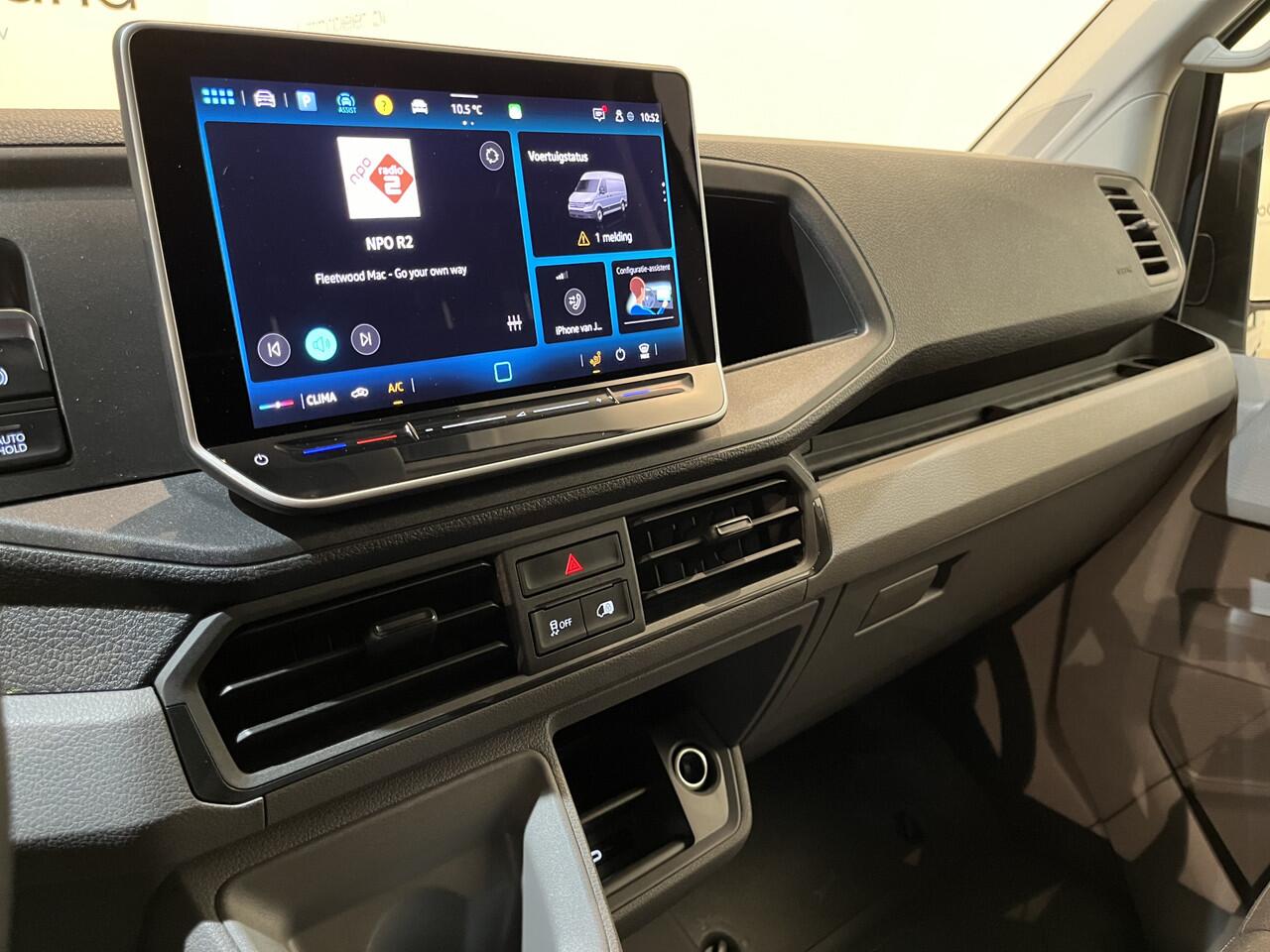 Volkswagen CRAFTER 2.0 TDI L3H2 140 PK DSG Automaat / Euro 6 / Airco / Cruise Control / PDC / CarPlay / 3-Zits / NIEUW MODEL !! / 1.400 KM !!