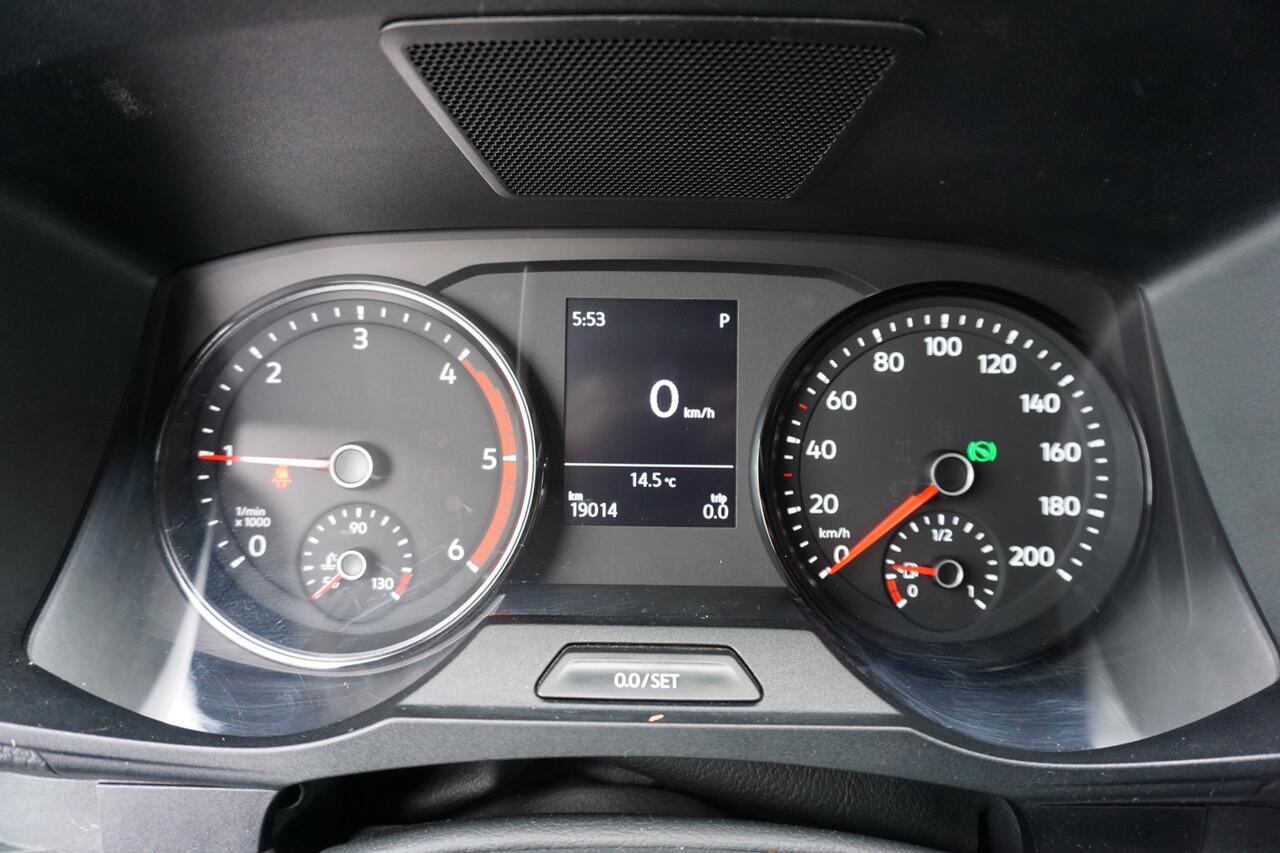 Volkswagen CRAFTER 35 163PK Automaat RWD L3H3/L2H2 Apple Carplay 3,5T Trekhaak Camera Clima Stoelverwarming