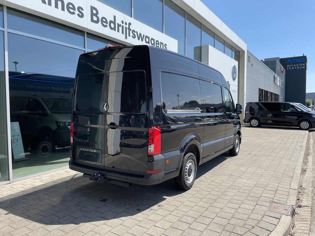 Volkswagen CRAFTER 35 2.0 TDI L3H3 Trendline 140pk Hand | Trekhaak | App connect | Camera
