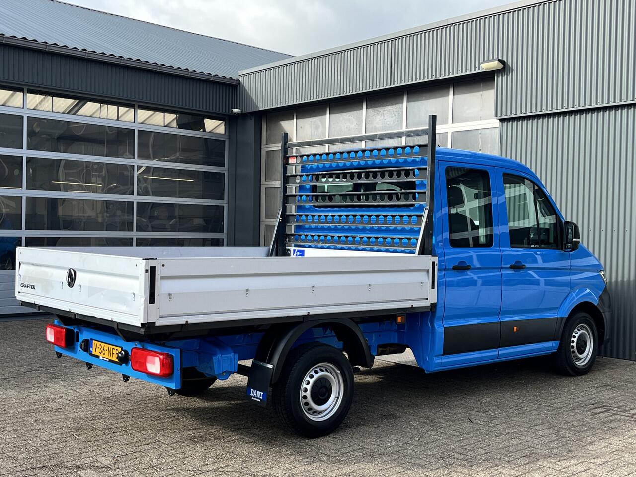 Volkswagen CRAFTER 35 2.0 TDI L3 DC Airco Cruise controle Euro 6 Pick-up Telefoonverbinding Voorruit verwarming 6-persoons Open laadbak Pick-up p-up Bakwagen 1e eigenaar