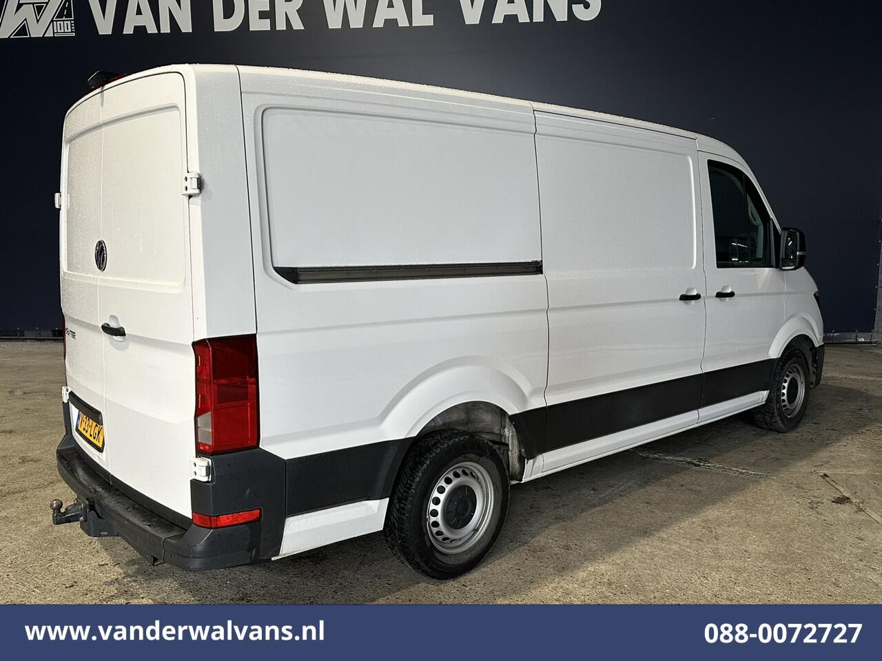 Volkswagen CRAFTER 2.0 TDI 141pk L3H2 L2H1 Euro6 Airco | Camera | Navigatie | 3000kg trekhaak Apple Carplay, Android Auto, Parkeersensoren, Bijrijdersbank
