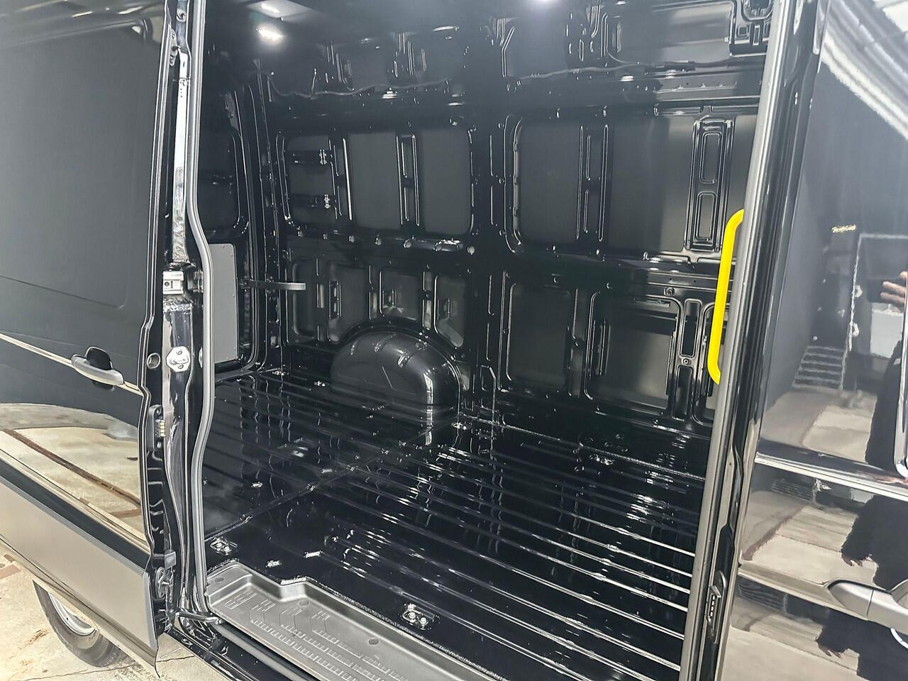 Volkswagen CRAFTER 35 2.0 TDI 177pk L3H3 Exclusive | LED Koplampen| Adaptive Cruise Control | Navigatie | Camera| BPM-vrij | Excl. kostenrijklaar maken |