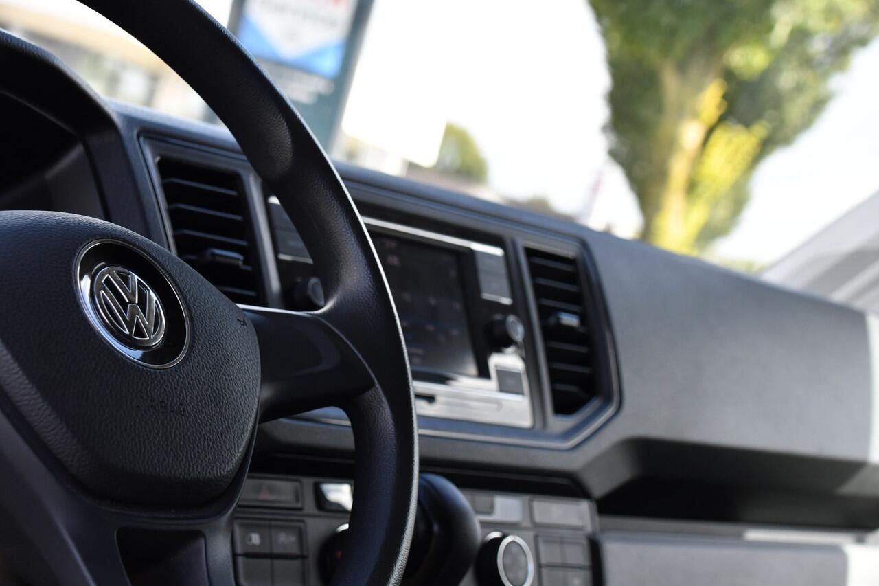 Volkswagen CRAFTER 35 2.0 TDI L3H3 PB Edition Camera, Cruise, Carplay, Trekhaak, multimedia, 140pk, Automaat, Uniek!