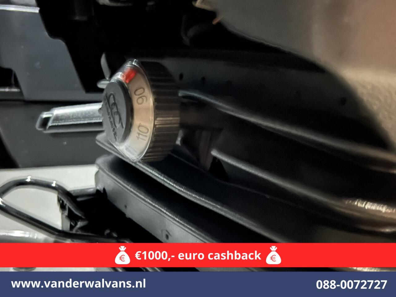 Volkswagen CRAFTER 2.0 TDI 140 pk Automaat L4H3 L3H2 Euro6 Airco | Camera | Apple Carplay Android Auto, Chauffeursstoel, Stoelverwarming, 3000kg Trekhaak