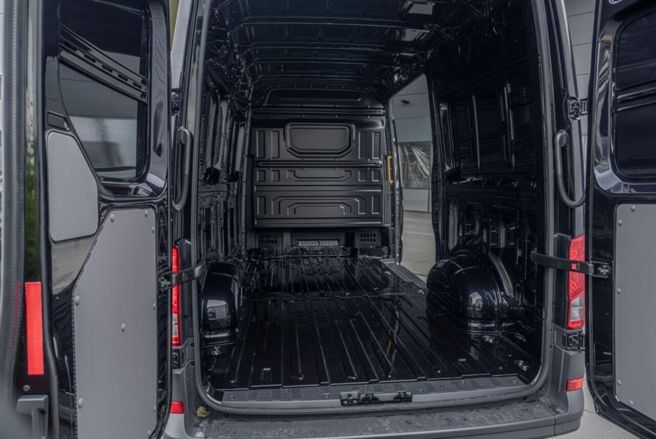 Volkswagen CRAFTER GP L3H3 2.0 TDI 140pk 3.5T Trendline / Direct leverbaar / BPM-vrij