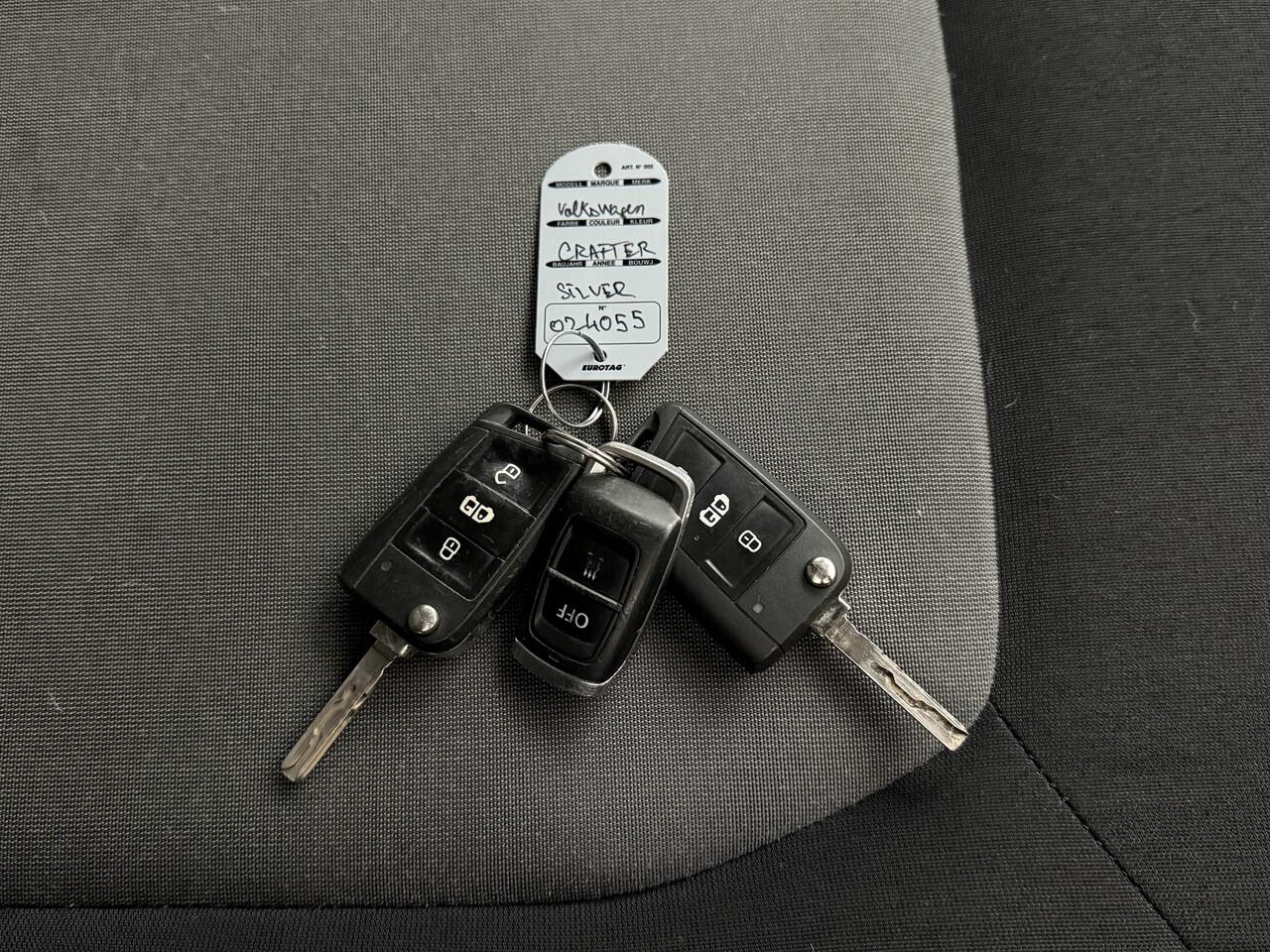 Volkswagen CRAFTER 2.0TDI 140PK DSG Automaat L3H3 | Led | Standverwarming | Navigatie | Camera | Multimedia | Betimmering | Airco | Cruise