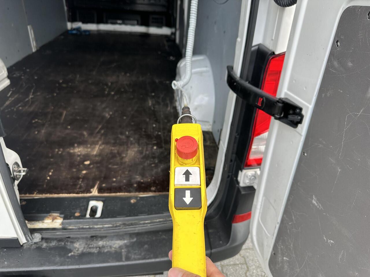 Volkswagen CRAFTER 35 2.0 TDI L4H3*A/C*CRUISE*HAAK*CAM*CARPLAY*3PERS*