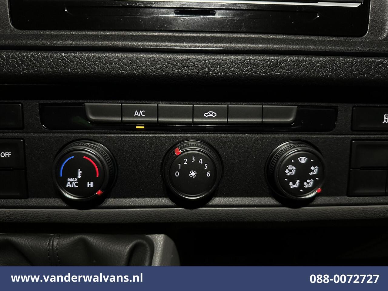 Volkswagen CRAFTER 2.0 TDI 141pk L3H3 L2H2 Euro6 Airco | Camera | Apple Carplay | Cruisecontrol Android Auto, Chauffeursstoel, Parkeersensoren, Bijrijdersbank, 3000kg trekvermogen, zilver