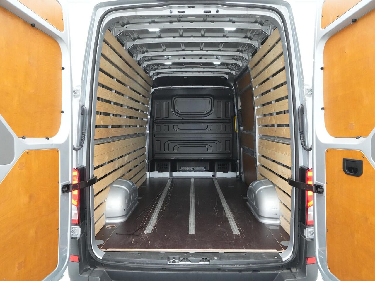 Volkswagen CRAFTER 30 2.0 TDI L3H3 Exclusive
