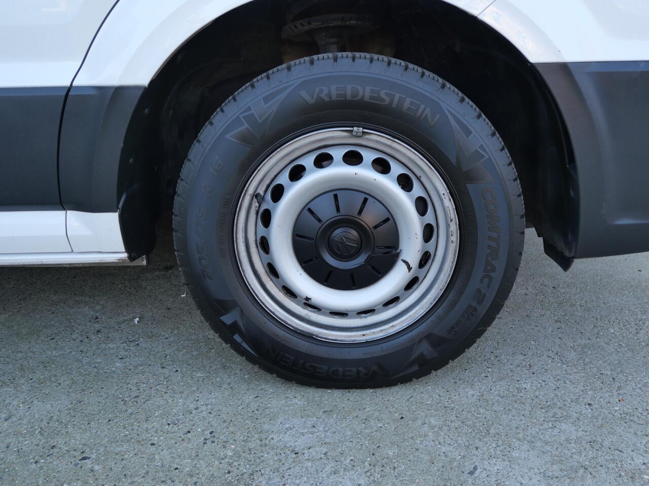 Volkswagen CRAFTER 35 2.0 TDI L4H3 COMFORTLINE | AUTOMAAT | NAVI | CARPLAY | CAMERA | CRUISE!!