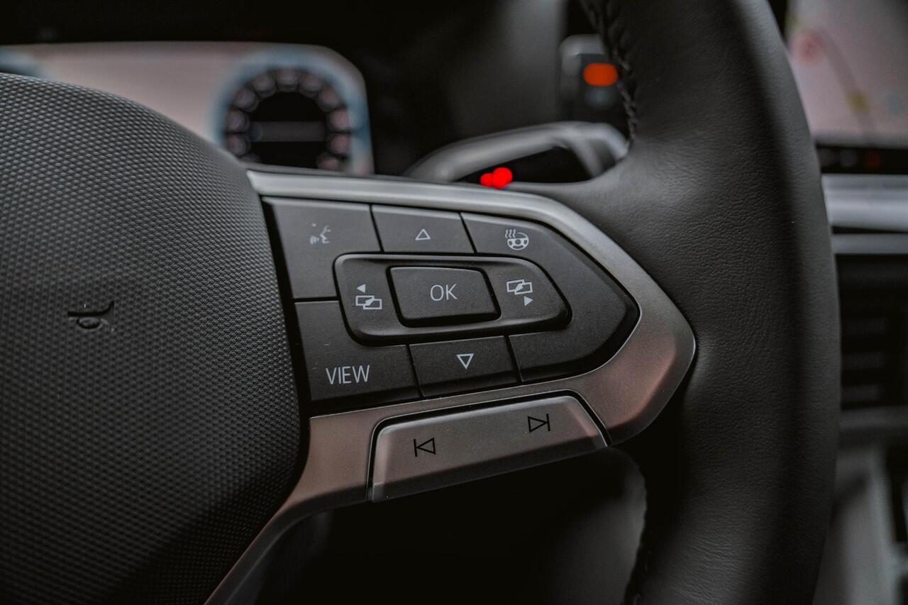 Volkswagen CRAFTER 2.0 TDI 140 pk Aut. L3H2 BPM Vrij Nwe Model Volkswagen Crafter 2.0 TDI 140 pk DSG Aut. L3H2 BPM Vrij Nwe Model Navi, Trekhaak met opstap, LED Koplampen, Camera, PDC V+A, 3-Zits