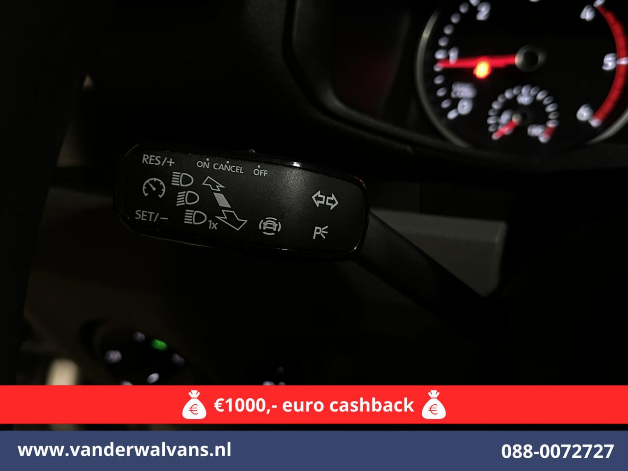 Volkswagen CRAFTER 2.0 TDI 141pk L3H3 L2H2 Euro6 Airco | Navigatie | Apple Carplay | Cruisecontrol Android Auto, Bijrijdersbank, 3000kg trekvermogen, zilver