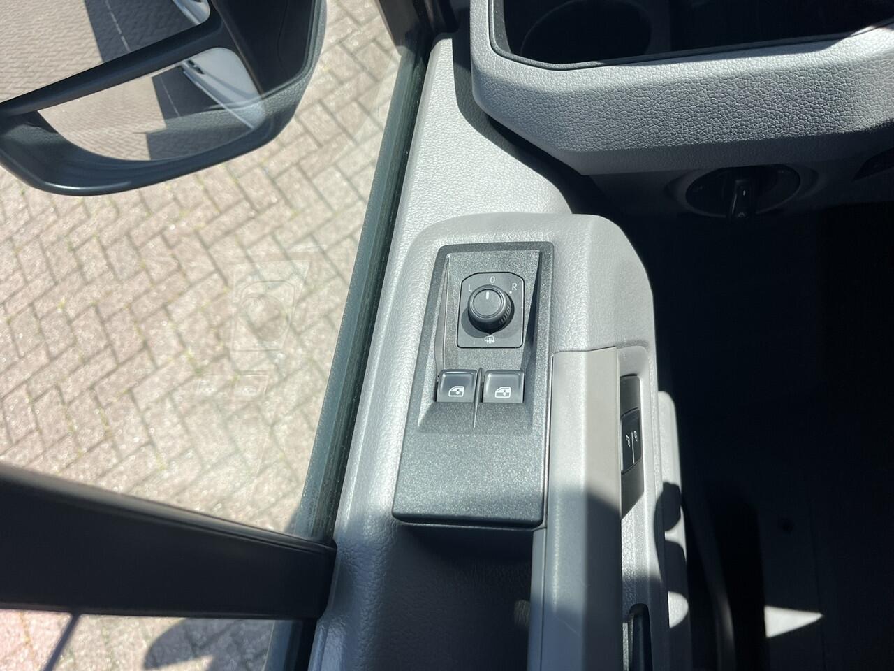 Volkswagen CRAFTER 35 2.0 TDI L4 DC Open laadbak Euro 6
