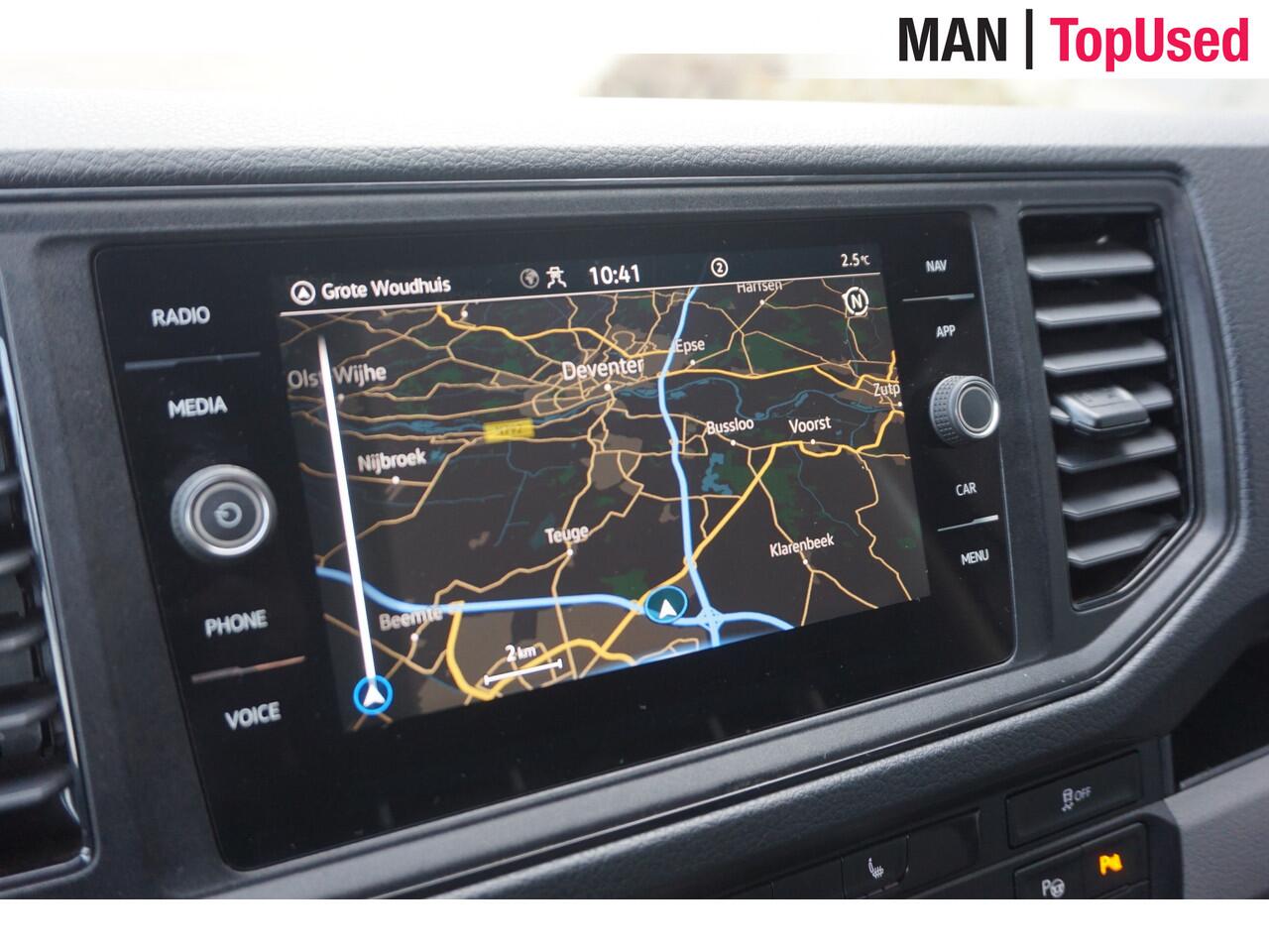 Volkswagen CRAFTER 35 2.0 TDI L4H3 Highline / Trekhaak / 3000KG Trekgewicht / 177 PK / Navigatie / Adaptieve Cruise Control / Apple Carplay / Stoelverwarming