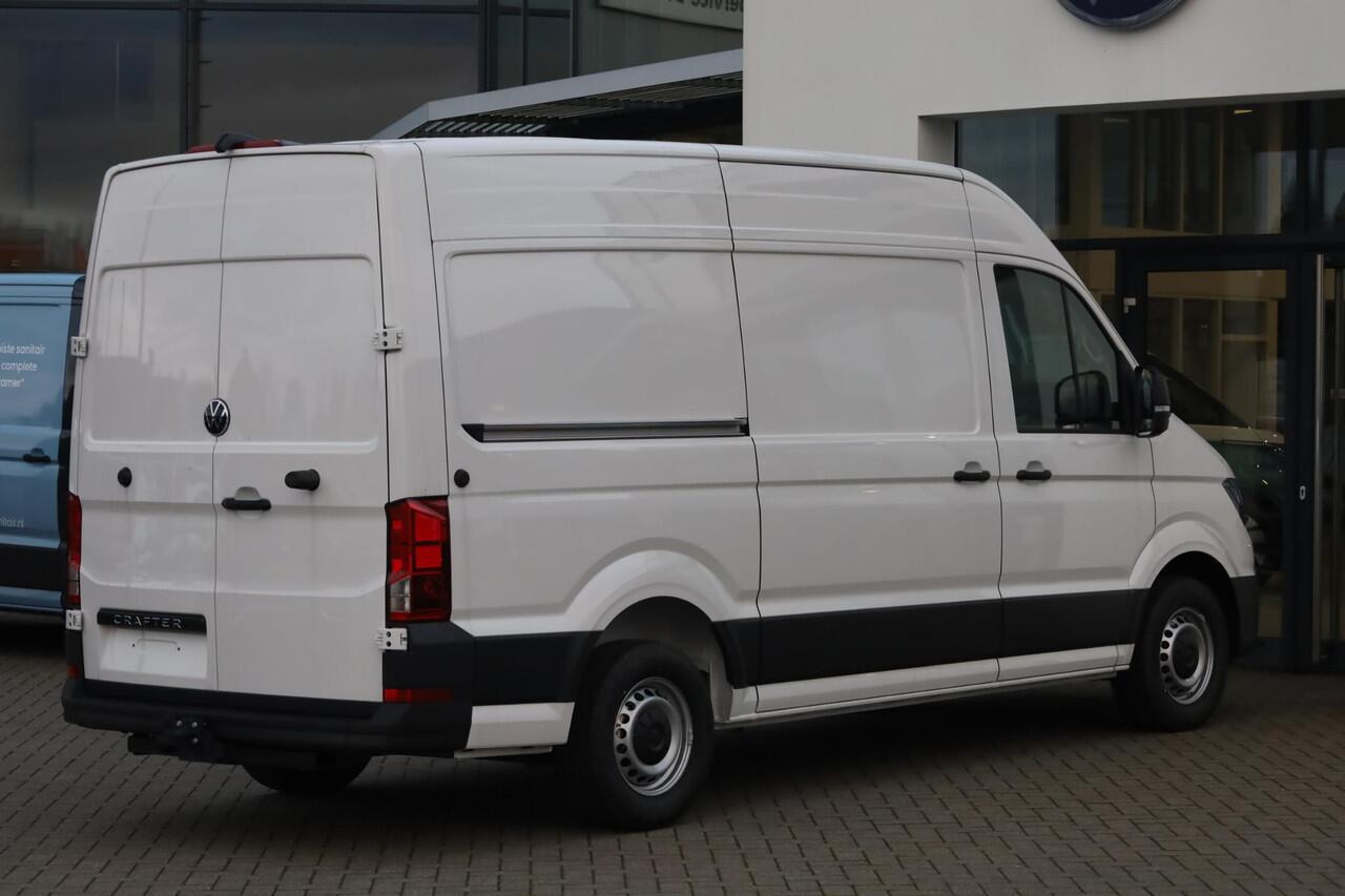 Volkswagen CRAFTER 30 2.0 TDI L3H3 Trendline 140PK / 103kW, BPM vrij, achteruitrijcamera, navigatie- en multimediapakket, achterdeuren met vergrote openingshoek, cruise control, LED-laadruimteverlichting, middelhoog dak (h3), stoelbekleding stof robuust "marathon", parkeers