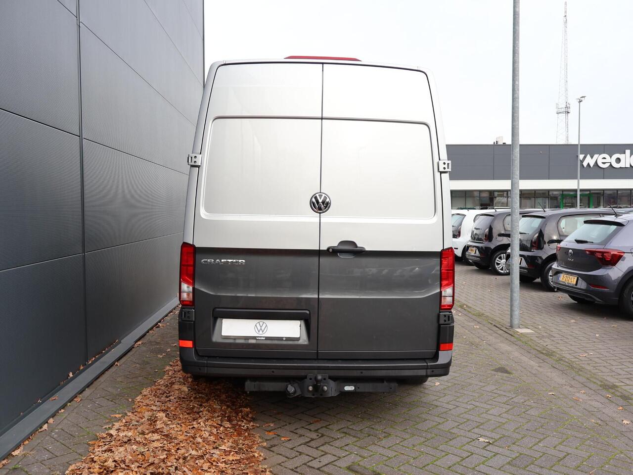 Volkswagen CRAFTER 35 2.0 TDI L3H3 Comfortline EURO VI | 140 PK | Trekhaak | Cruise control | Airco |