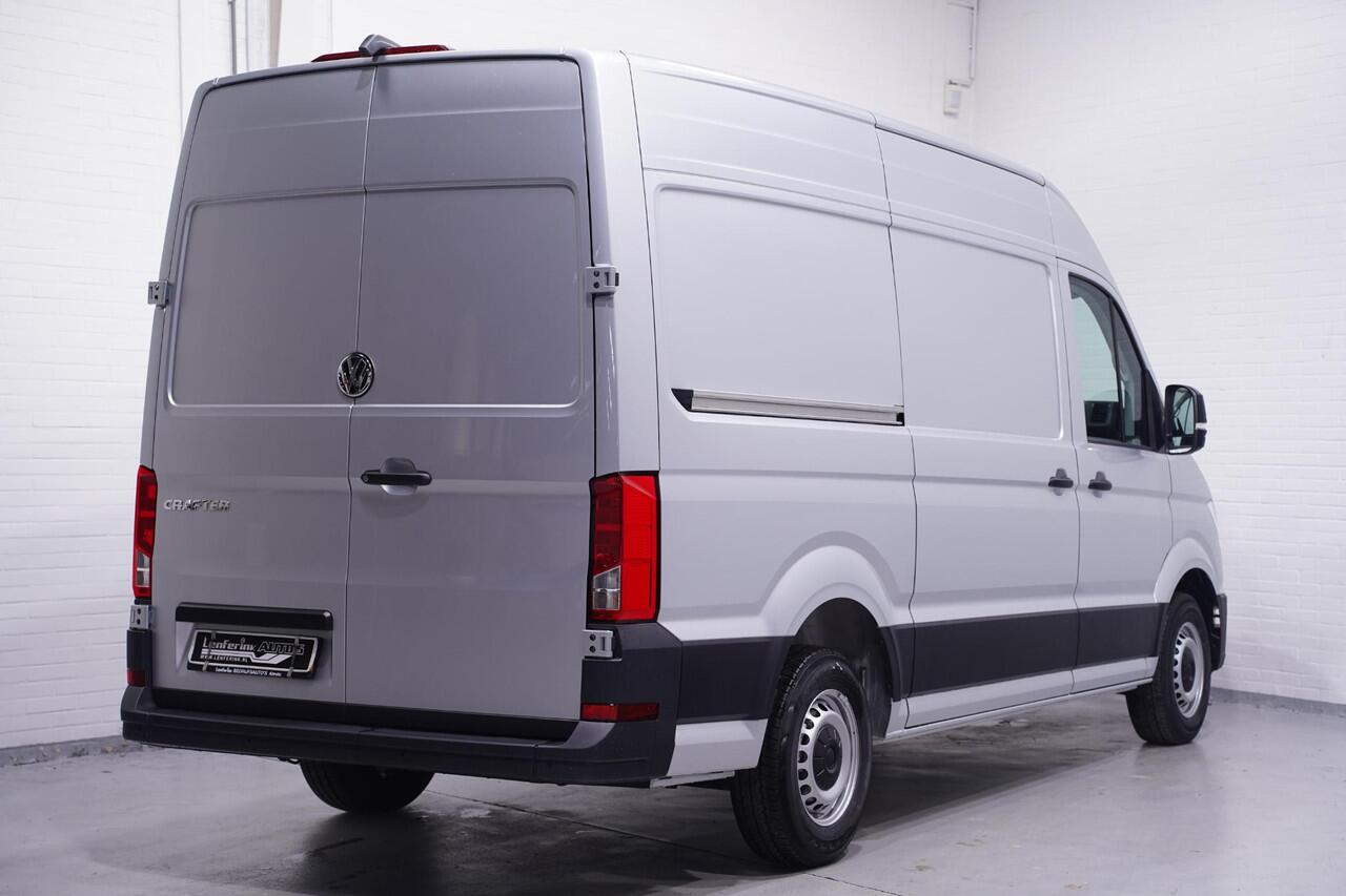 Volkswagen CRAFTER 2.0 TDI 177 pk DSG Aut. Nieuw BPM vrij, Navi LED Koplampen, PDC V+A, DAB+, Apple Carplay, 3-Zits