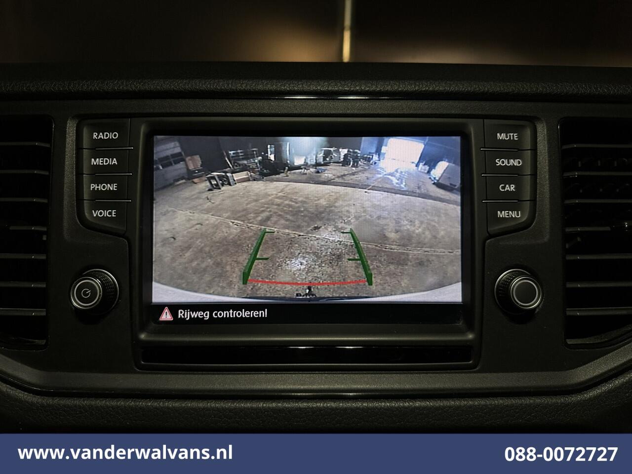 Volkswagen CRAFTER 2.0 TDI L3H2 L2H1 Euro6 Airco | Camera | Apple Carplay | Android Auto | Trekhaak Bijrijdersbank