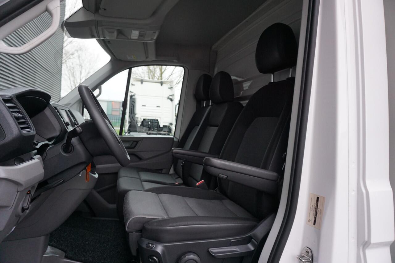 Volkswagen CRAFTER 50 177pk Automaat Bakwagen Laadklep Zijdeur Navigatie Camera Cruise control