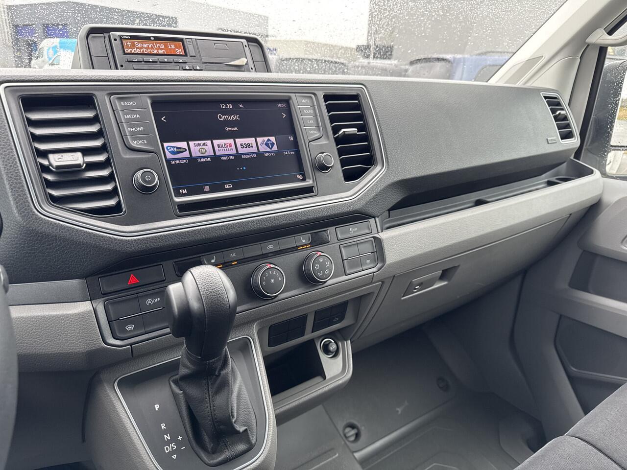 Volkswagen CRAFTER 2.0tdi DSG Bakwagen 1000 KG Laadklep Rapid Leichtbau 3835kg laadvermogen