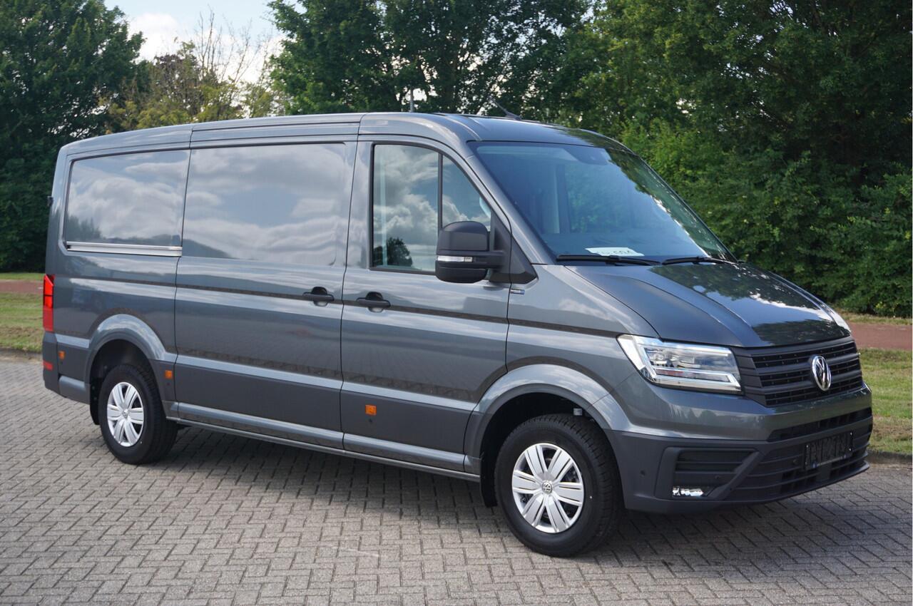 Volkswagen CRAFTER 35 177PK L3H2 AUT Facelift BPM VRIJ!! 13" Navi, Cam, Gev. Stoel, Alarm, LED!! NR. 315