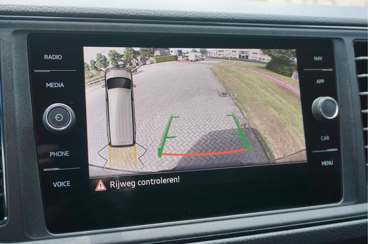 Volkswagen CRAFTER 35 177PK L3H3 AUT BPM VRIJ!! Navi, Cam, ACC, Gev. Stoel, LED NR.200