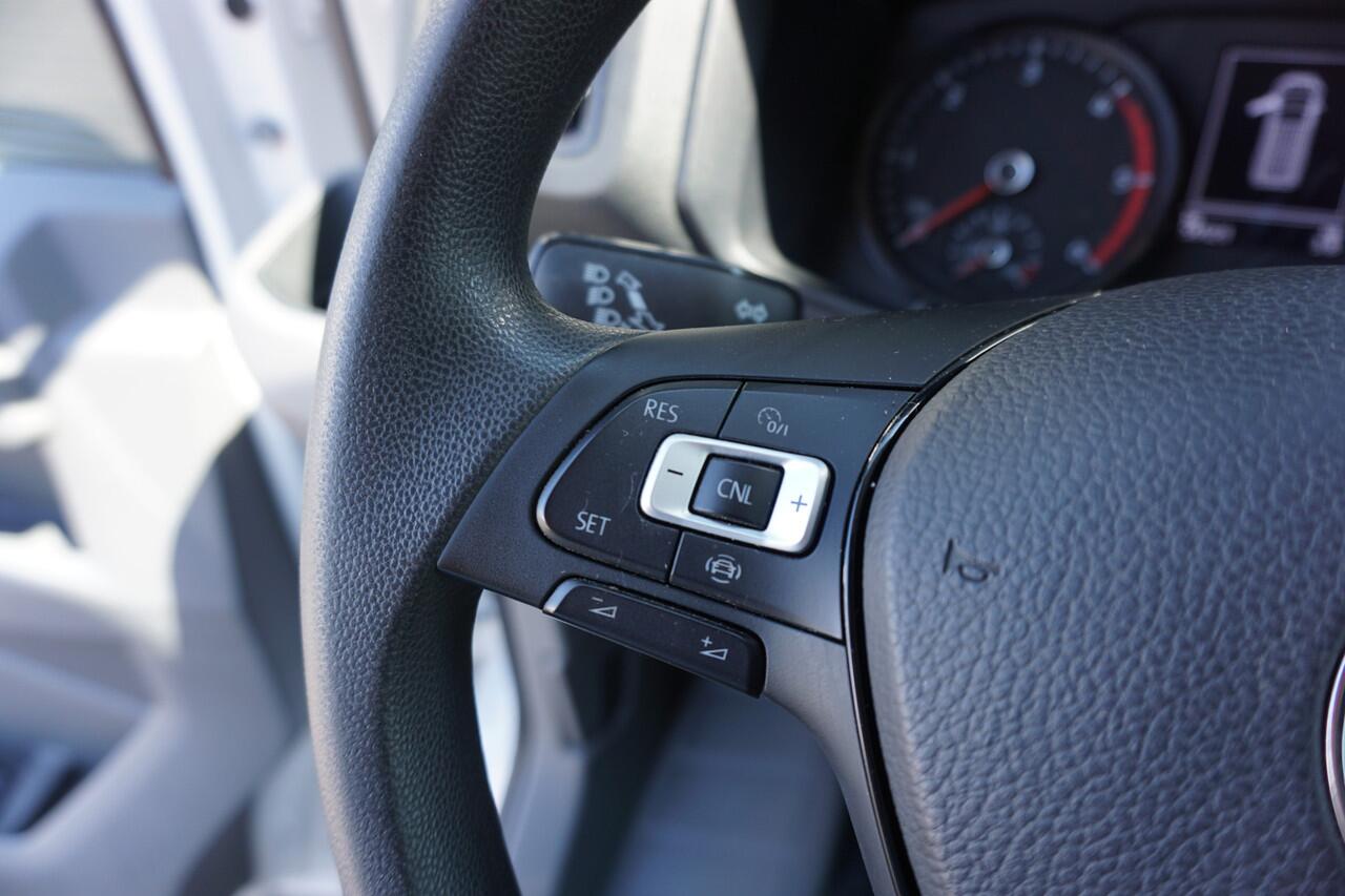 Volkswagen CRAFTER 140PK L3H3/L2H2 Highline Apple Carplay Camera Trekhaak Parkeersensoren Sidebars Voorruitverwarming