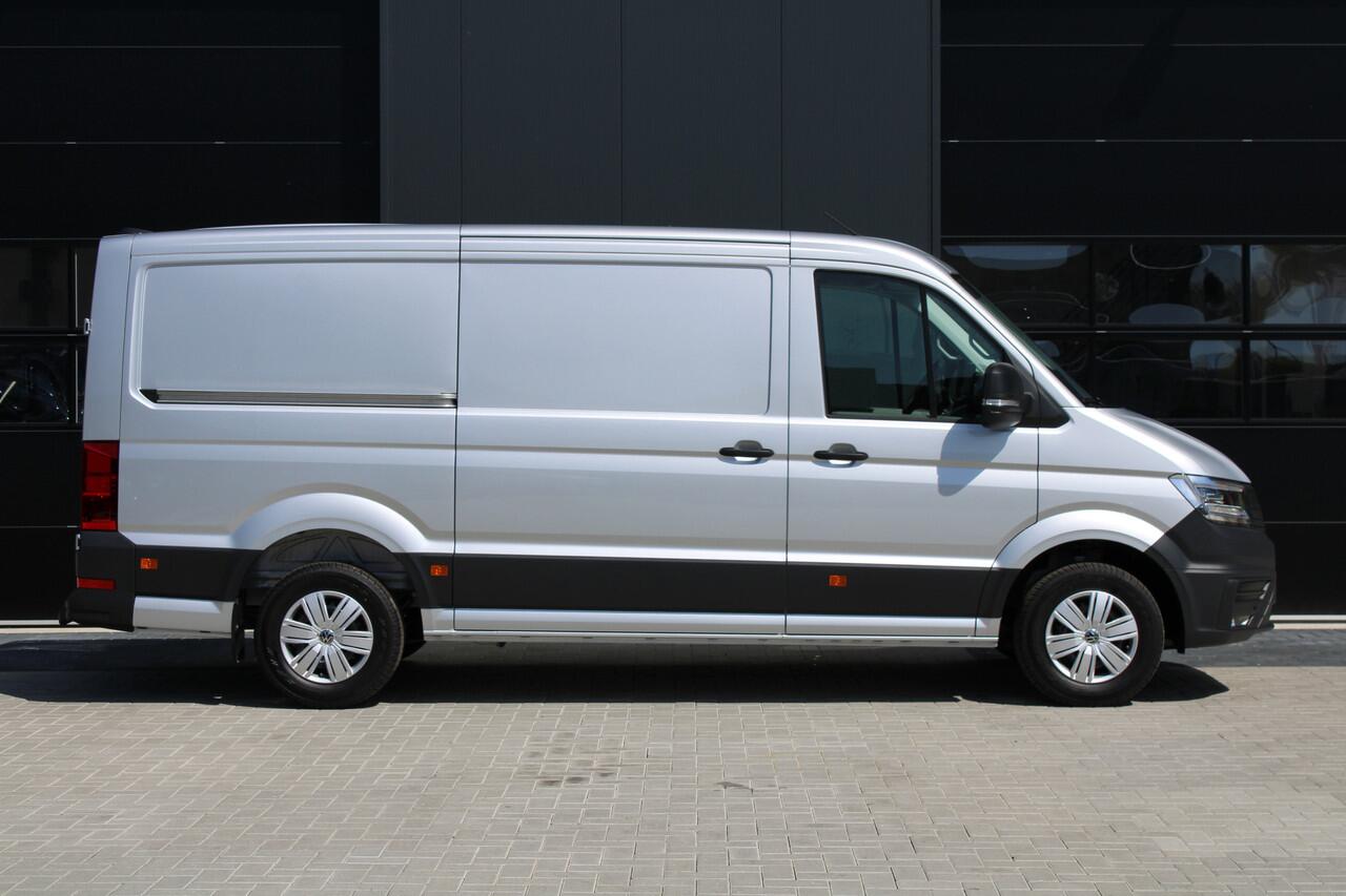 Volkswagen CRAFTER 35 2.0 TDI L3H2 177pk - Facelift - Navigatie - LED - Geveerde stoel - Virtual cockpit - Camera - Verwarmd stuur - Stoelverwarming - Rijklaar