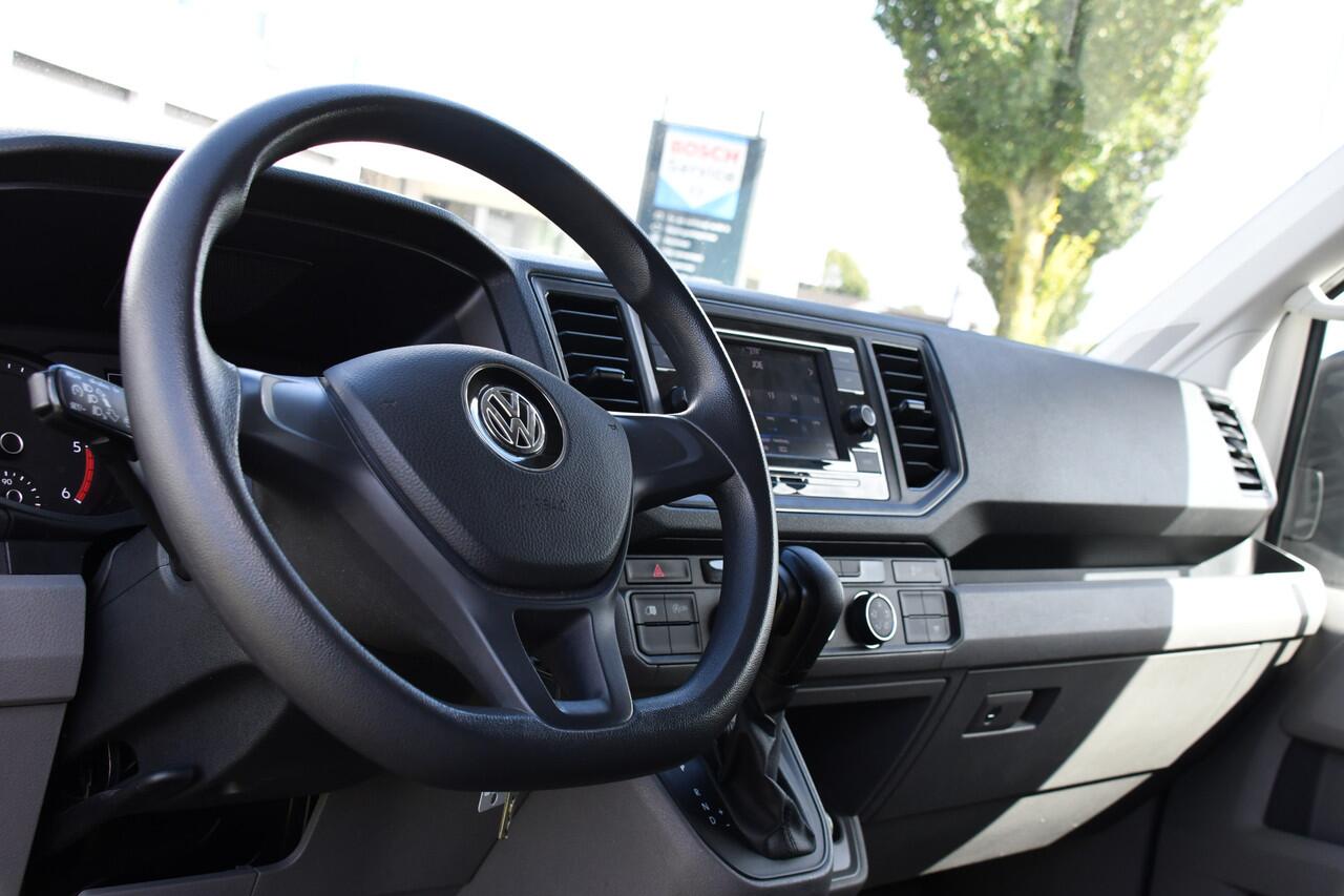 Volkswagen CRAFTER 35 2.0 TDI L3H3 PB Edition Camera, Cruise, Carplay, Trekhaak, multimedia, 140pk, Automaat, Uniek!