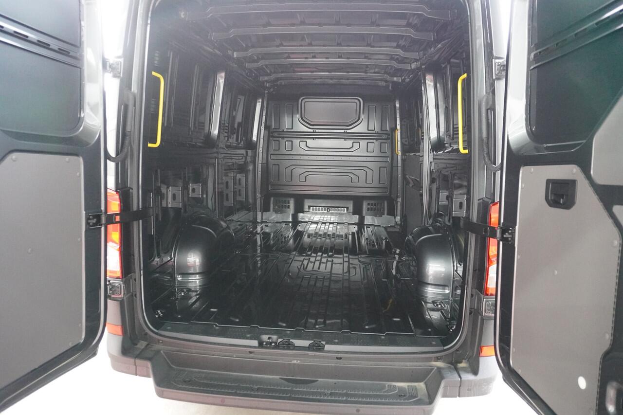 Volkswagen CRAFTER 35 2.0 TDI 177PK L3H2 Facelift Automaat nr. V130 | Airco | Cruise | Navi | Camera